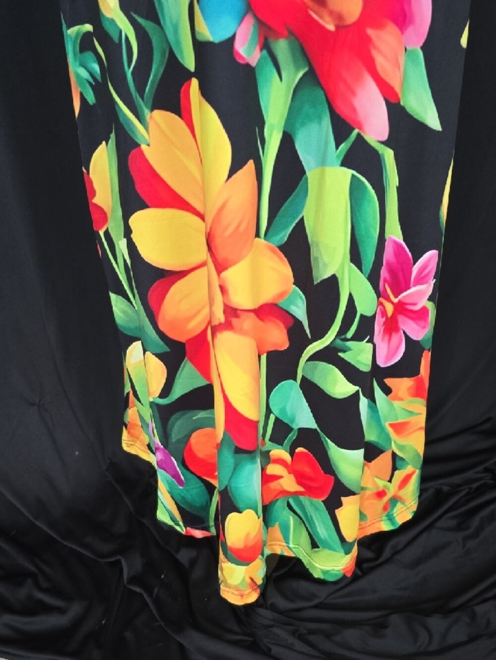Women's Black Maxi Dress with Vibrant Floral Print - Picture 7 of 16